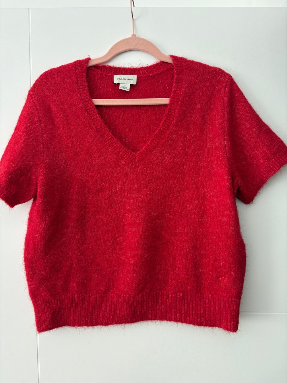 Calvin Klein Jeans red brushed knit V-neck sweater, short sleeve, size L